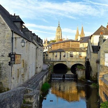 Maison De Ville Chaleureuse Au Coeur De Bayeux Extérieur photo