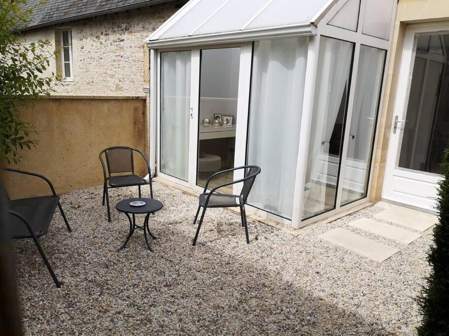 Maison De Ville Chaleureuse Au Coeur De Bayeux Extérieur photo